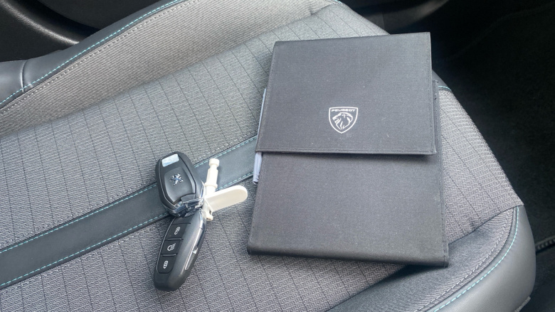 Peugeot 2008 1.2 PureTech 130 Allure Premium+ 5dr Petrol Estate